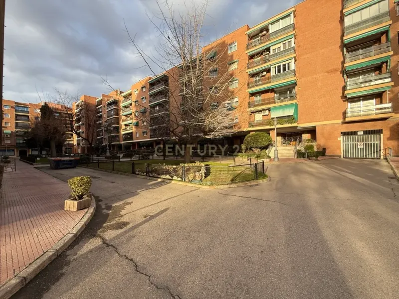 Amplio piso en Alcalá de Henares, Madrid - 4 habitaciones