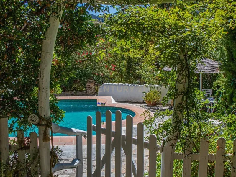 Cortijo histórico en explotación con alto caché turístico – Inversión premium en La Alpujarra Granadina