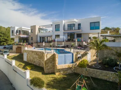 House / Villa for sale in Malaga, Costa Del Sol