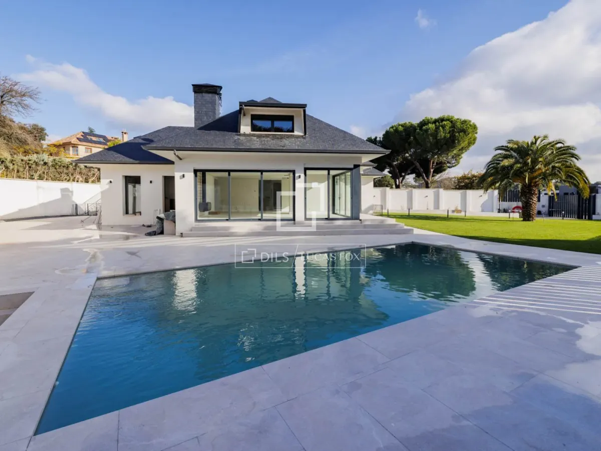 House / Villa for sale in Boadilla Del Monte, Madrid