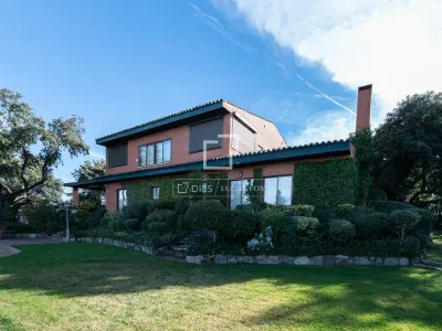 House / Villa for sale in Cuidalcampo, Madrid