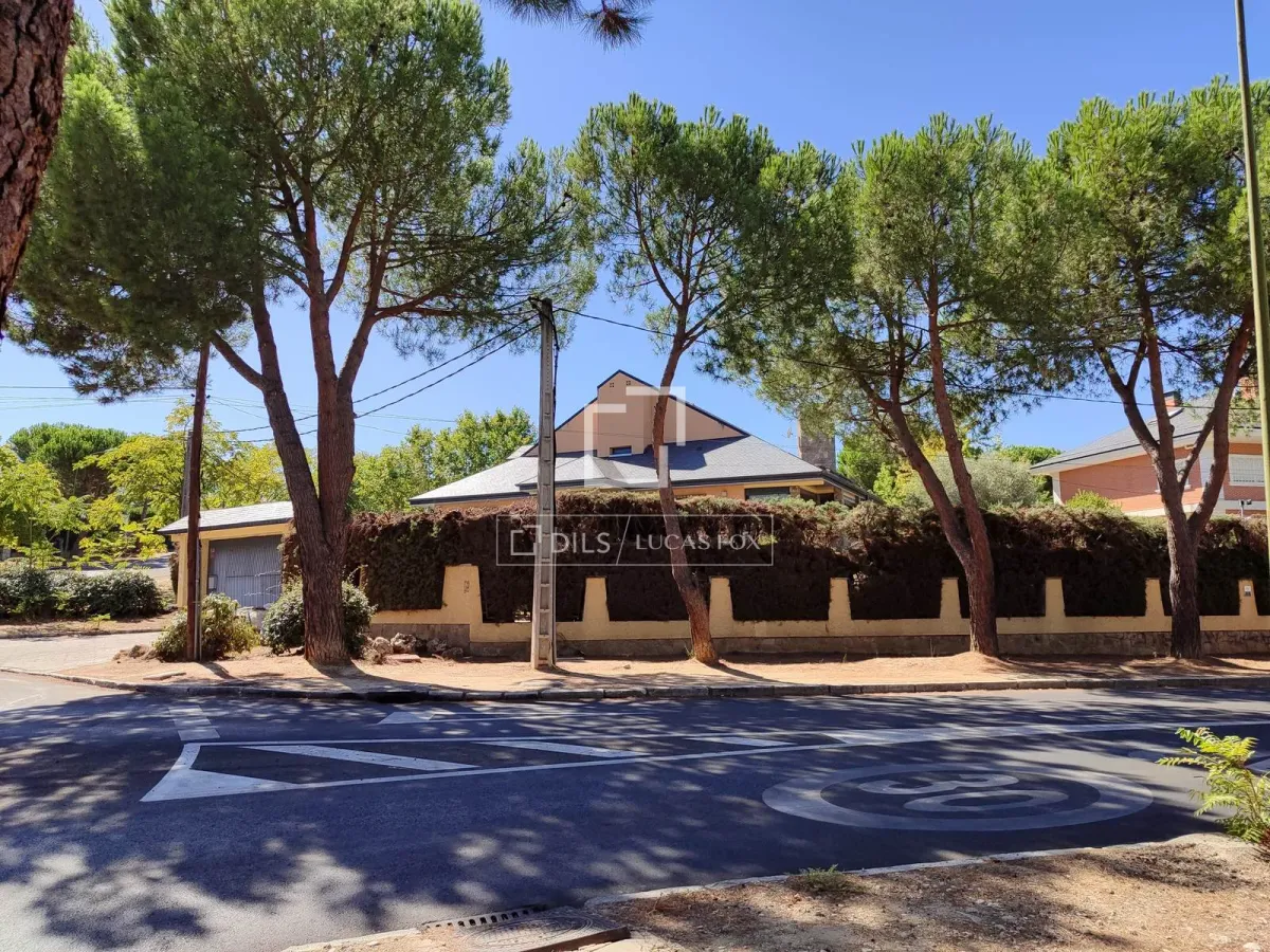 House / Villa for sale in Boadilla Del Monte, Madrid