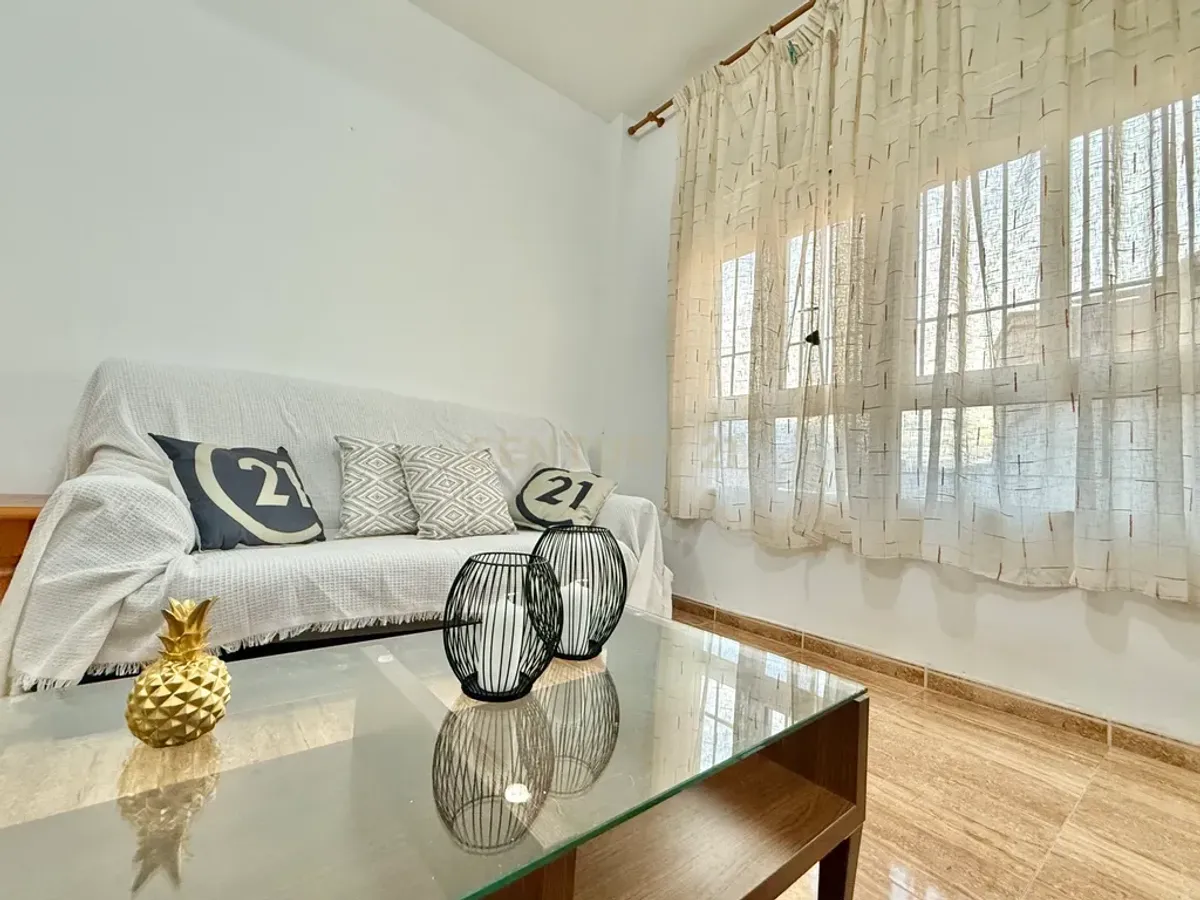 Tu vivienda en Roquetas de Mar, a un paso del puerto!