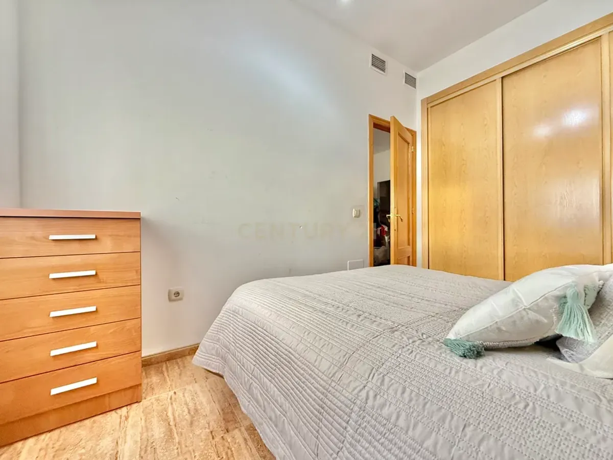 Tu vivienda en Roquetas de Mar, a un paso del puerto!