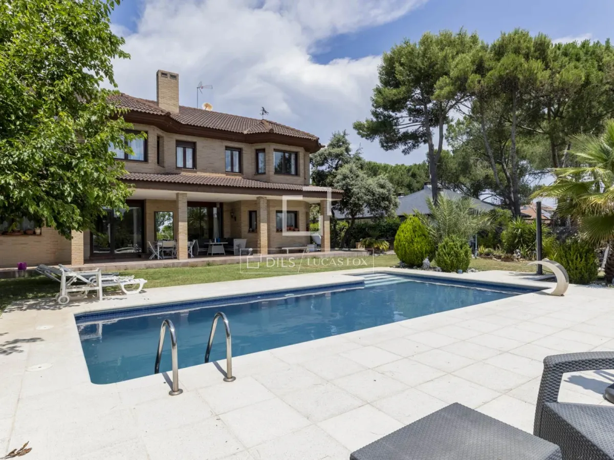 House / Villa for sale in Boadilla Del Monte, Madrid