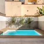 Casa con piscina privada y terrazas en Poblenou: un auténtico oasis en Barcelona 1