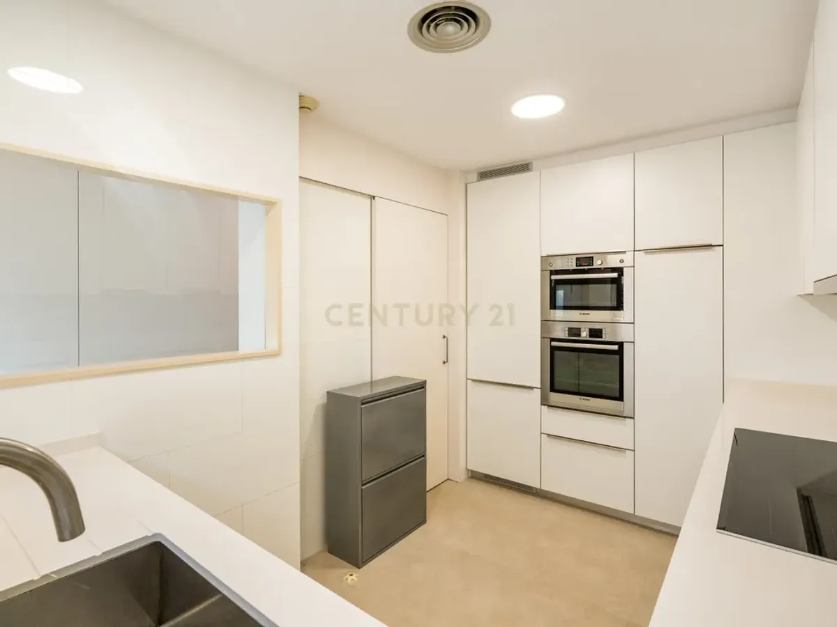 Casa con piscina privada y terrazas en Poblenou: un auténtico oasis en Barcelona
