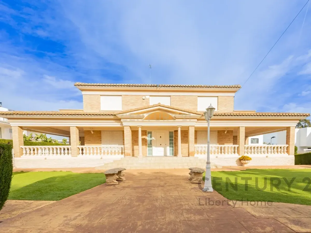 Señorial Chalet en Santa Apolonia (El Vedat)