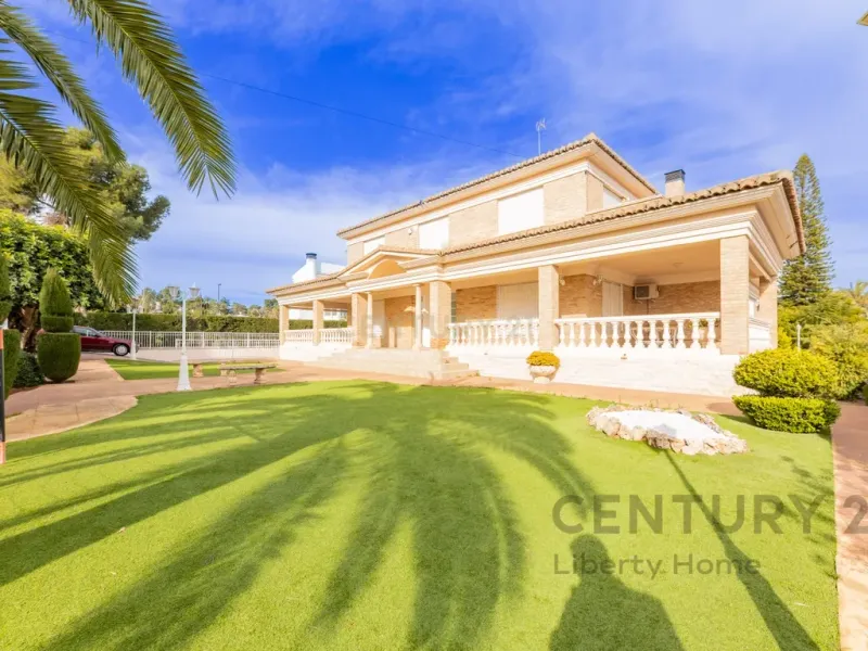 Señorial Chalet en Santa Apolonia (El Vedat)