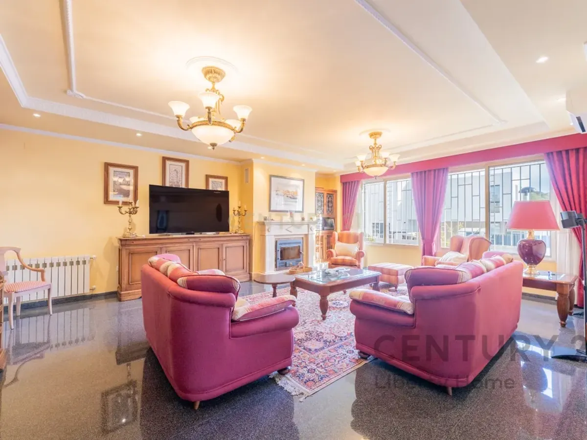 Señorial Chalet en Santa Apolonia (El Vedat)