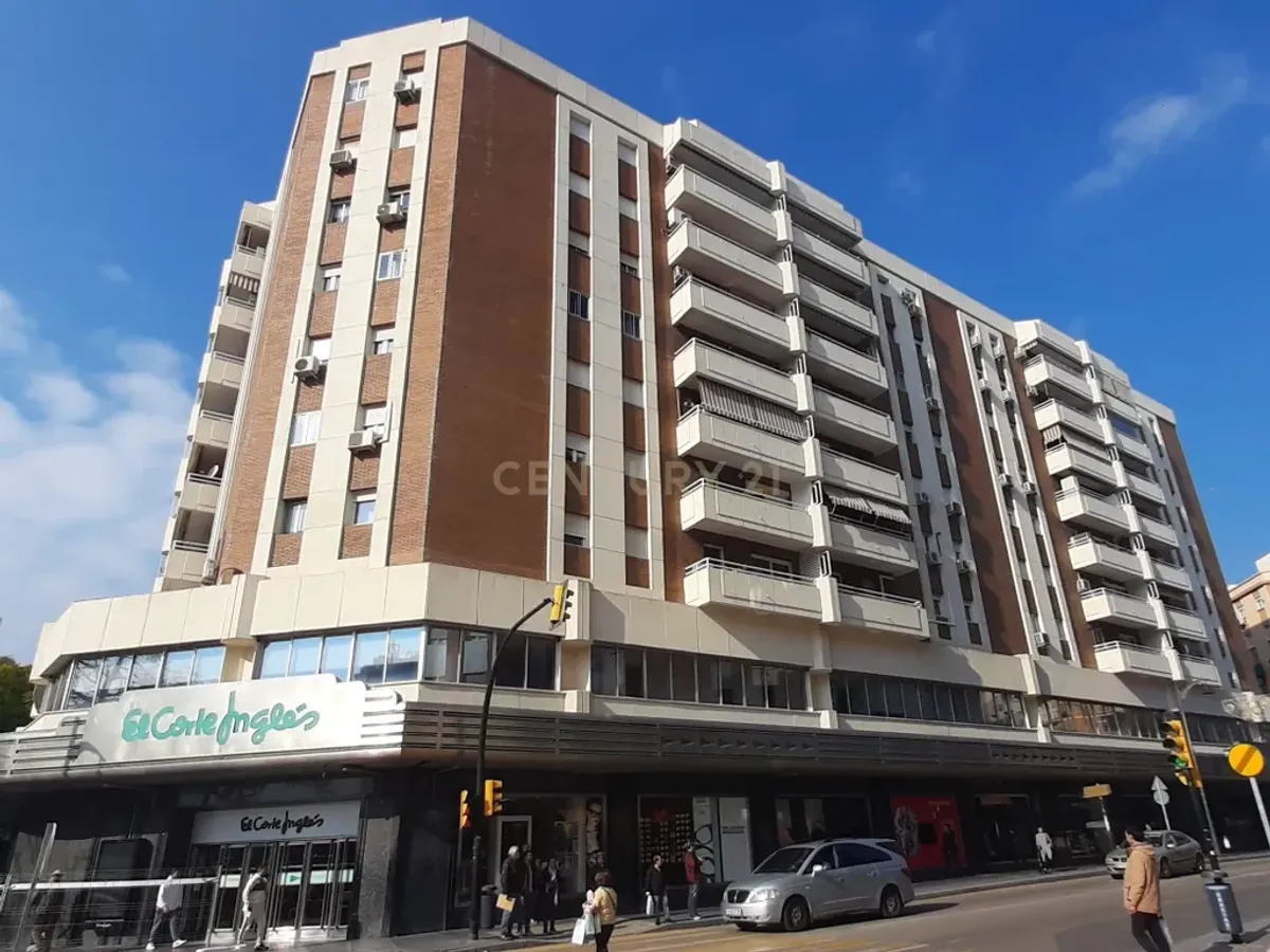 Fantástico Piso en venta en frente al Corte Inglés