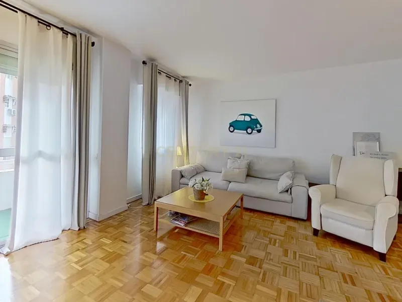 Fantástico Piso en venta en frente al Corte Inglés