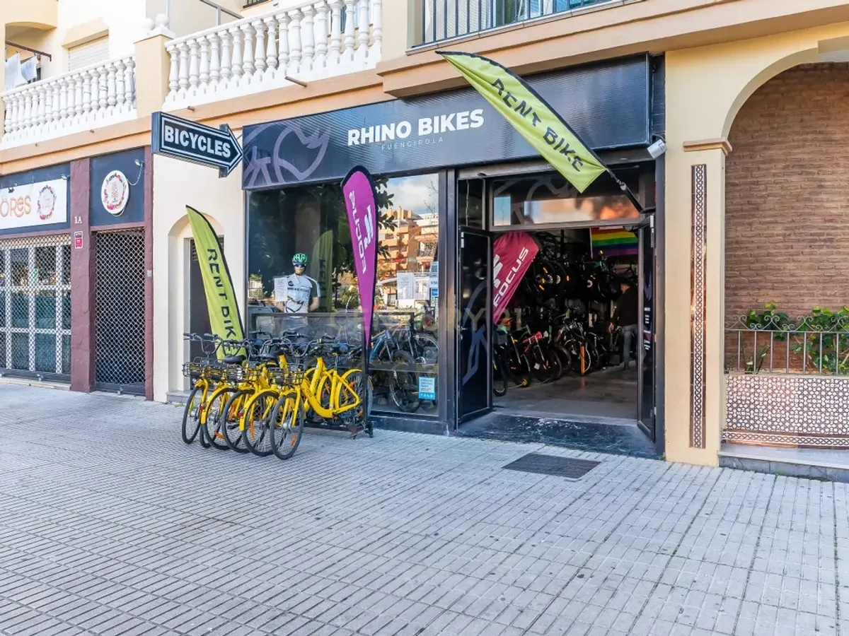 Amplio local comercial en Fuengirola, Málaga