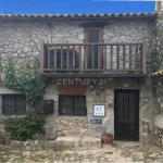 Encanto rural en venta: casa adosada con licencia turística en el corazón de la Sierra de Gata. 2