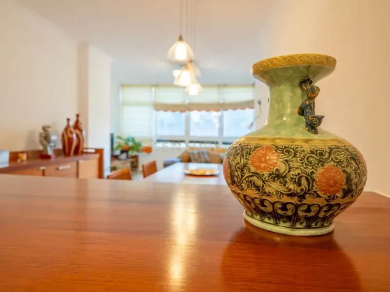 VENDO AMPLIA VIVIENDA LUMINOSA EN ESQUINA