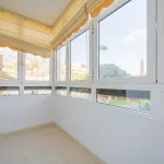 VENDO AMPLIA VIVIENDA LUMINOSA EN ESQUINA 14