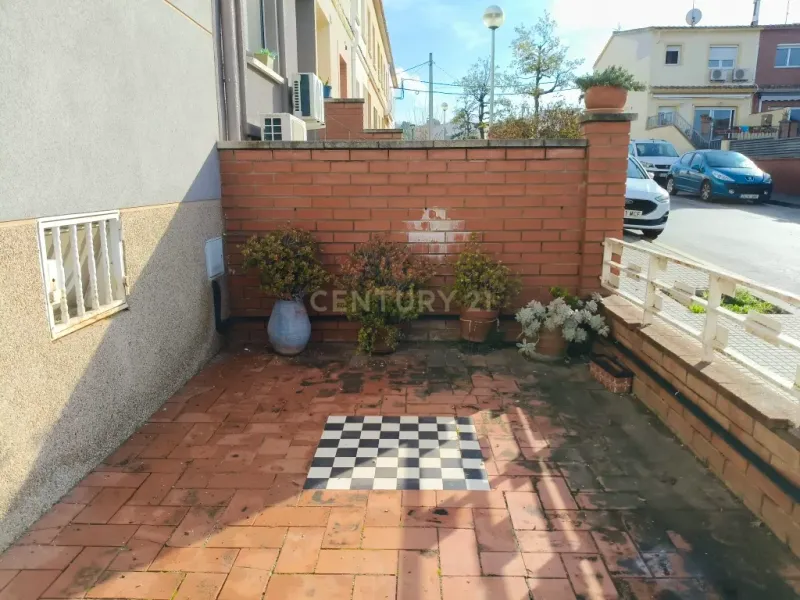 Casa pareada con jardín, terrazas y vistas a Montserrat | Ideal para familias que buscan calidad de vida