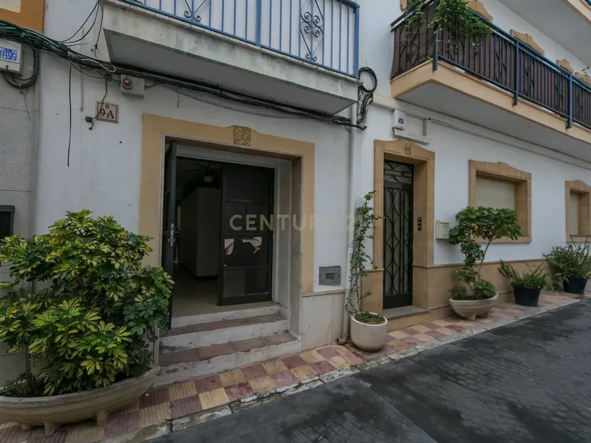 Local comercial con alto potencial de negocio en el centro histórico del casco antiguo de Calpe