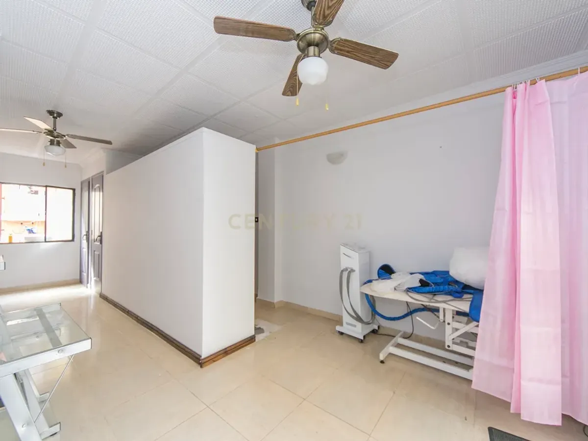 Local comercial con alto potencial de negocio en el centro histórico del casco antiguo de Calpe