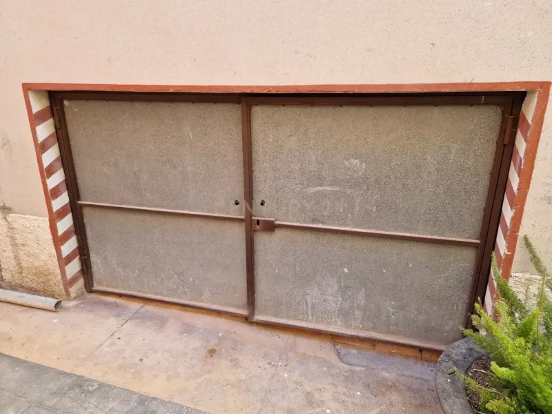 Local comercial con almacén en el centro histórico del casco antiguo de Calpe