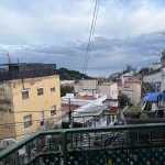 Piso con vistas al mar y la montaña en Mongat, con chimenea y balcón 1