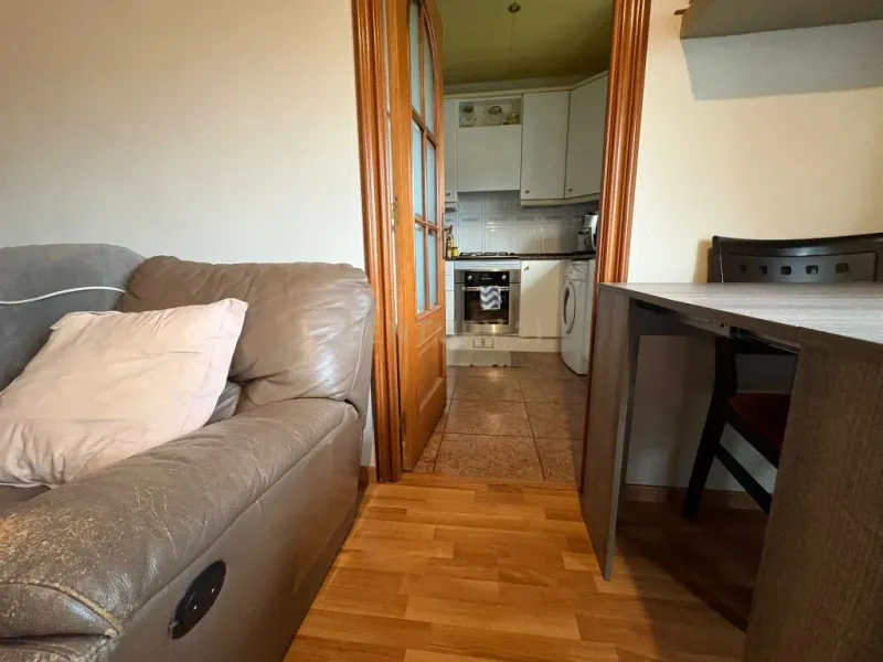 Piso con vistas al mar y la montaña en Mongat, con chimenea y balcón