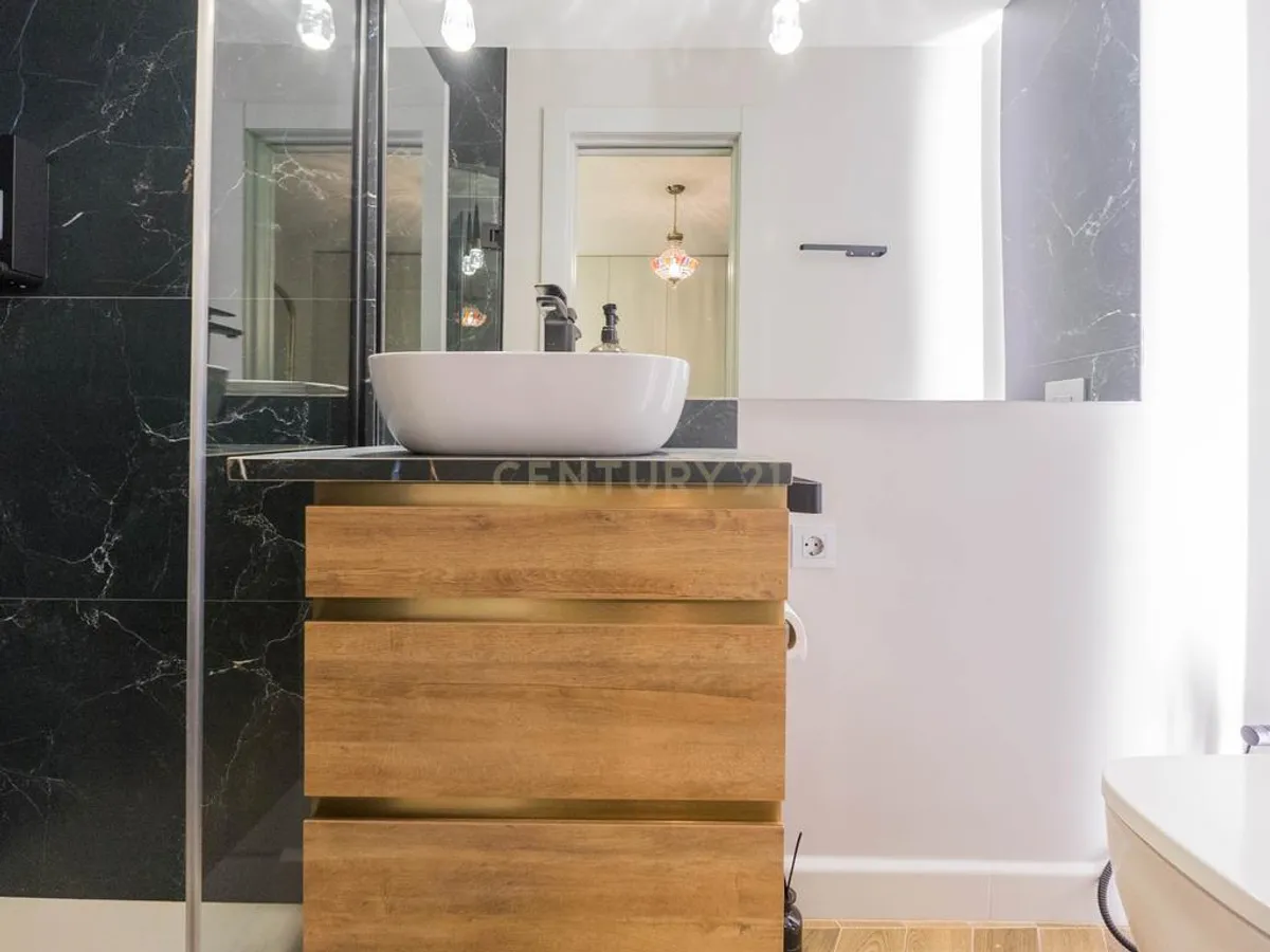 Apartamento reformado a 100 m del mar en Los Boliches