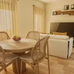 Planta baja a estrenar con gran patio en Jaume Pinent, Barcelona 8