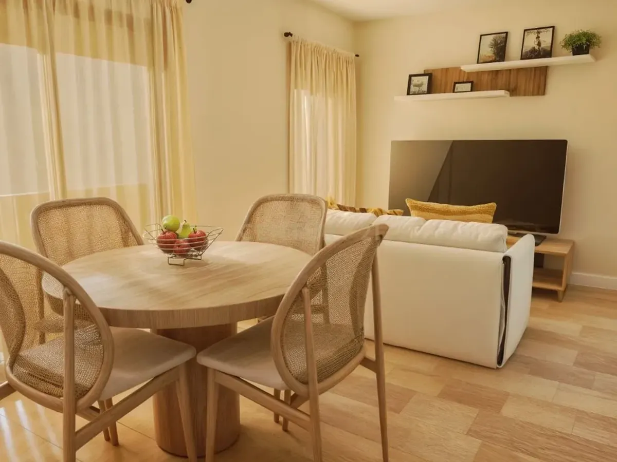 Planta baja a estrenar con gran patio en Jaume Pinent – Barcelona