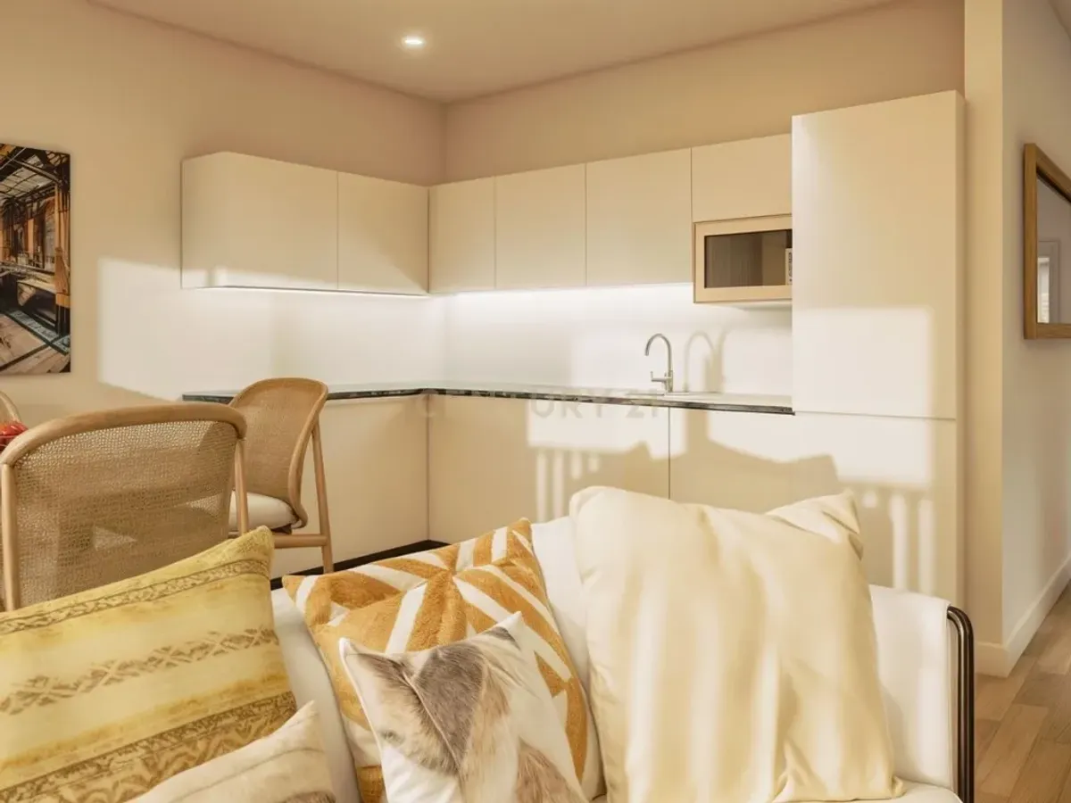 Planta baja a estrenar con gran patio en Jaume Pinent – Barcelona