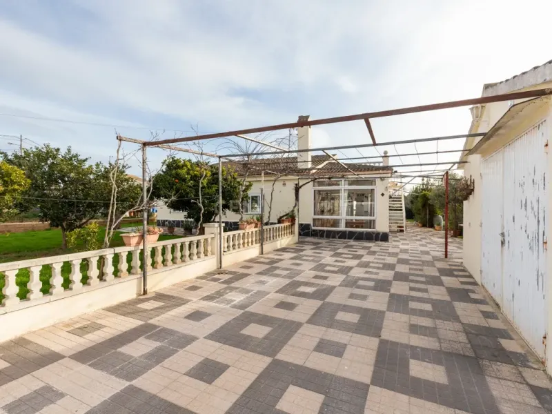 Encantadora casa independiente en una sola planta en urbanización de montaña