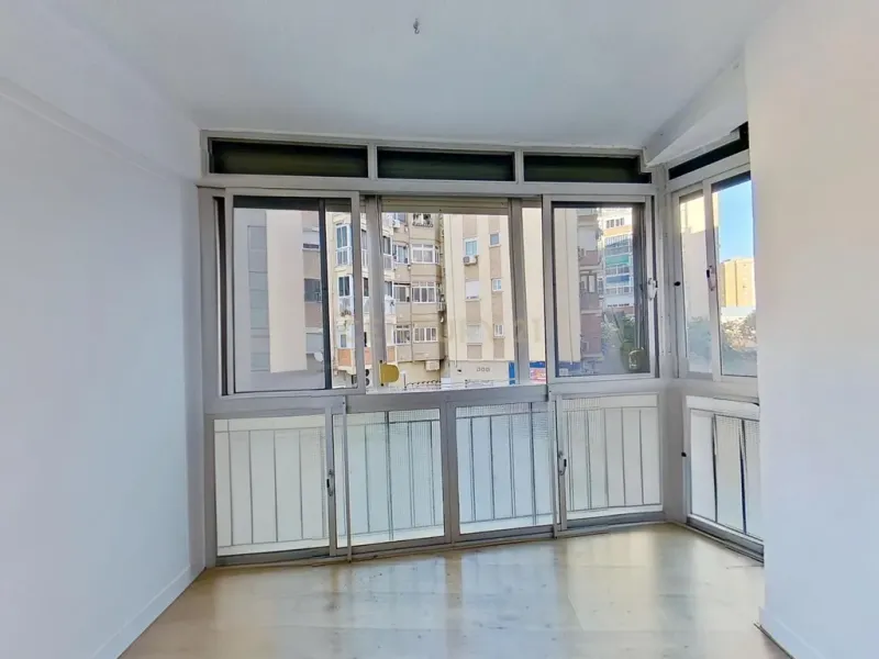 Amplio piso en venta en la Avenida de Europa