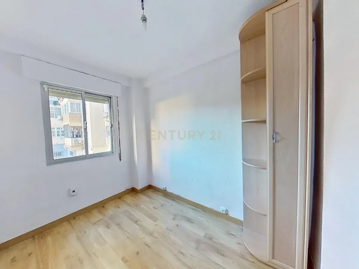 Amplio piso en venta en la Avenida de Europa