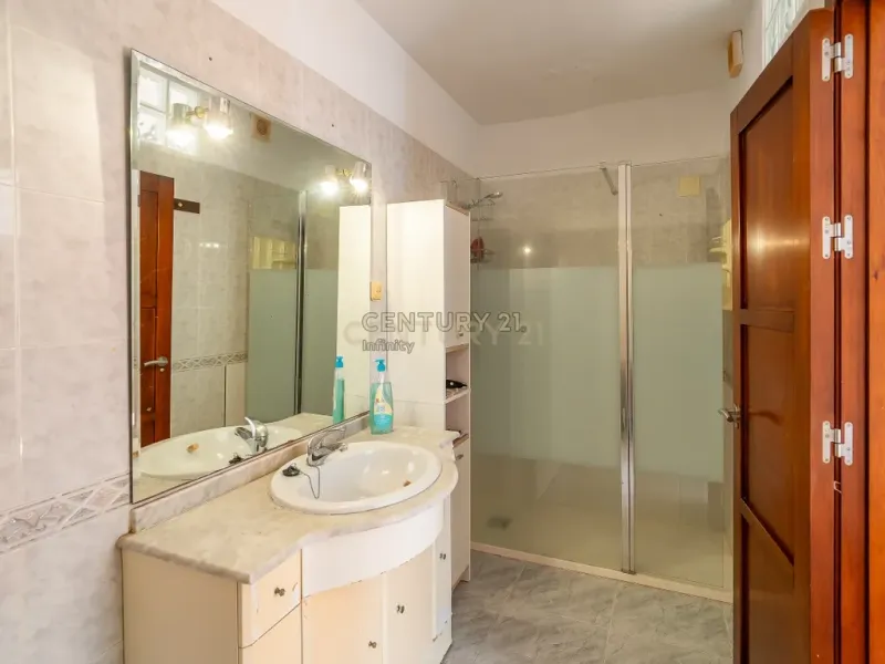 Casa en venta en Torremuelle, Benalmádena – Ubicación estratégica y alto potencial