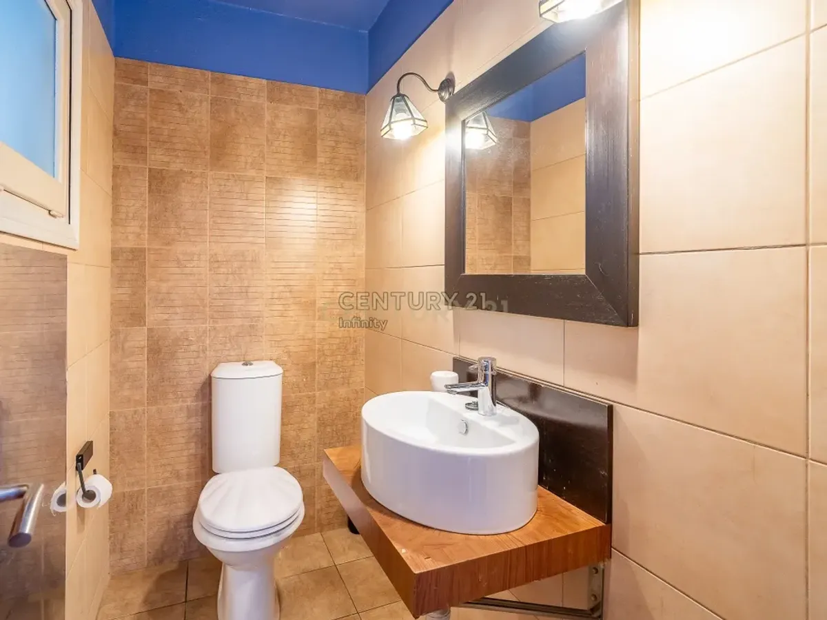 Casa en venta en Torremuelle, Benalmádena – Ubicación estratégica y alto potencial