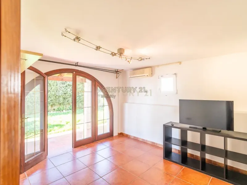 Casa en venta en Torremuelle, Benalmádena – Ubicación estratégica y alto potencial