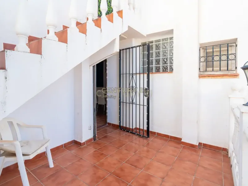 Casa en venta en Torremuelle, Benalmádena – Ubicación estratégica y alto potencial