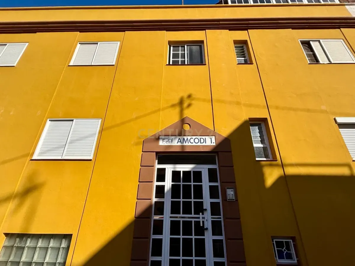 COQUETO Y LUMINOSOSO PISO CON VISTAS AL MAR EN CALETILLAS, CANDELARIA