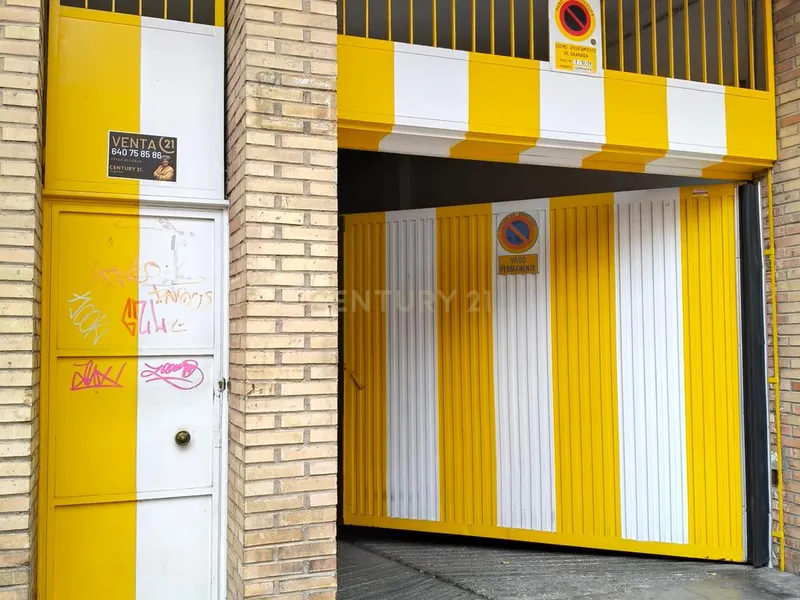 Plaza de parking amplia en venta – Centro de Granada