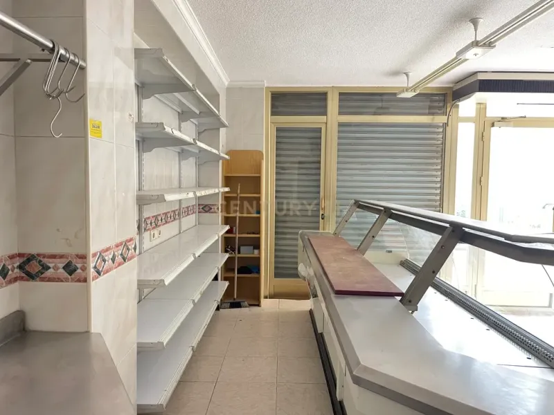 ¡OPORTUNIDAD! Local con grandes posibilidades