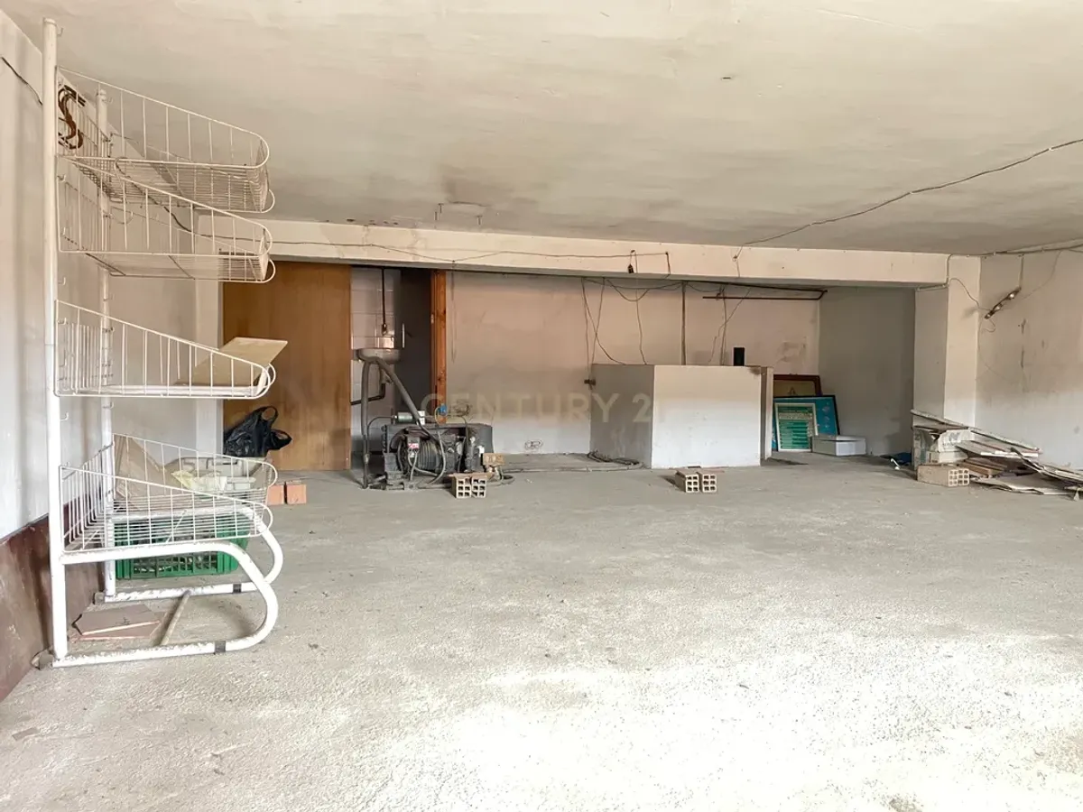 ¡OPORTUNIDAD! Local con grandes posibilidades