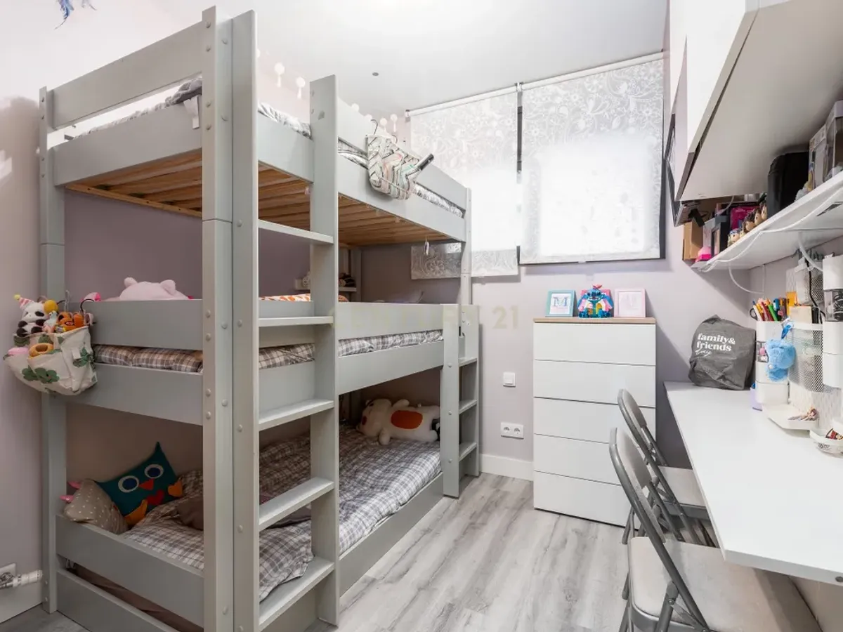 Amplio piso en Hostalric, Girona con vistas a la ciudad