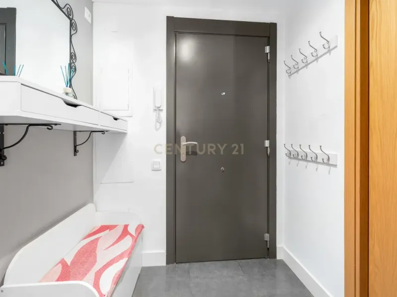 Amplio piso en Hostalric, Girona con vistas a la ciudad