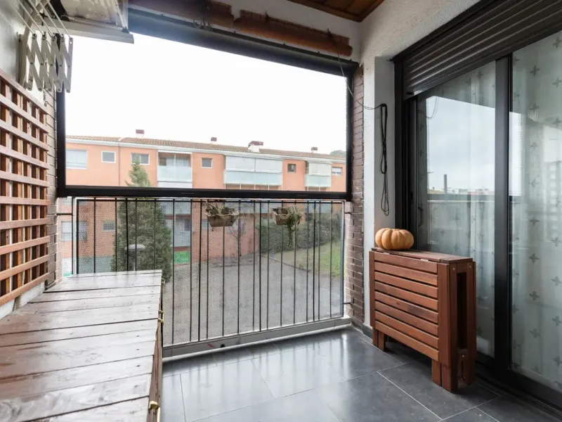 Amplio piso en Hostalric, Girona con vistas a la ciudad