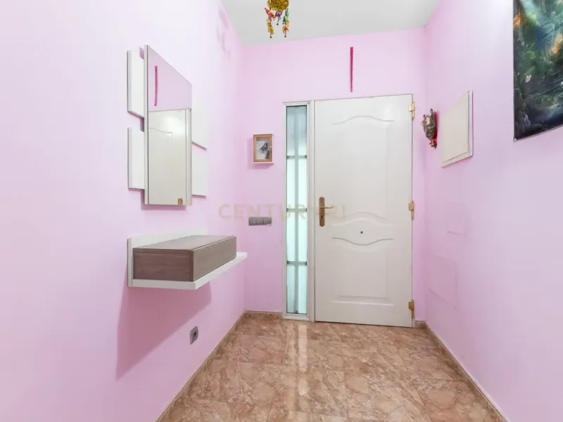 Vivienda ideal para dos familias en urbanización de montaña