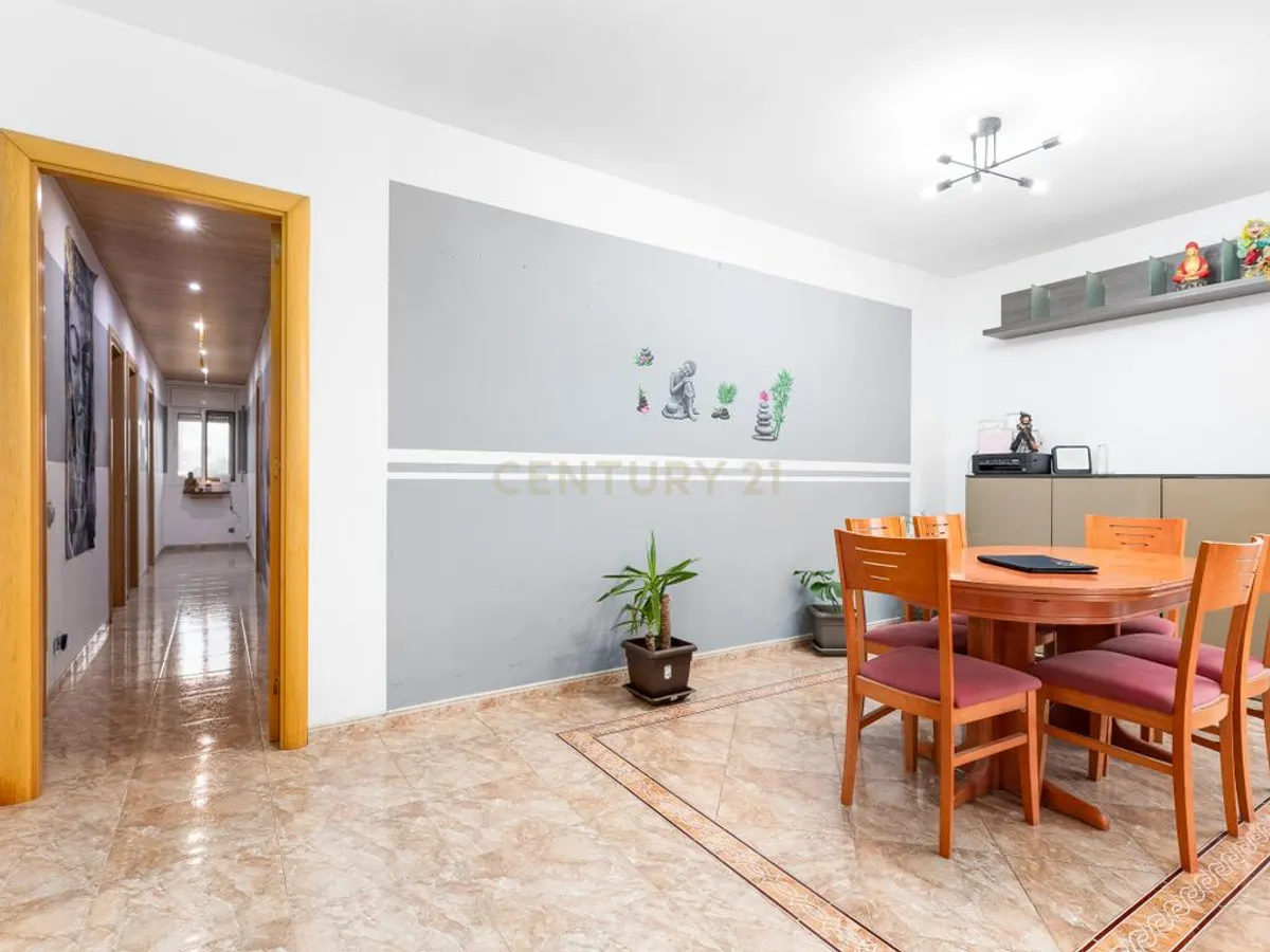 Vivienda ideal para dos familias en urbanización de montaña