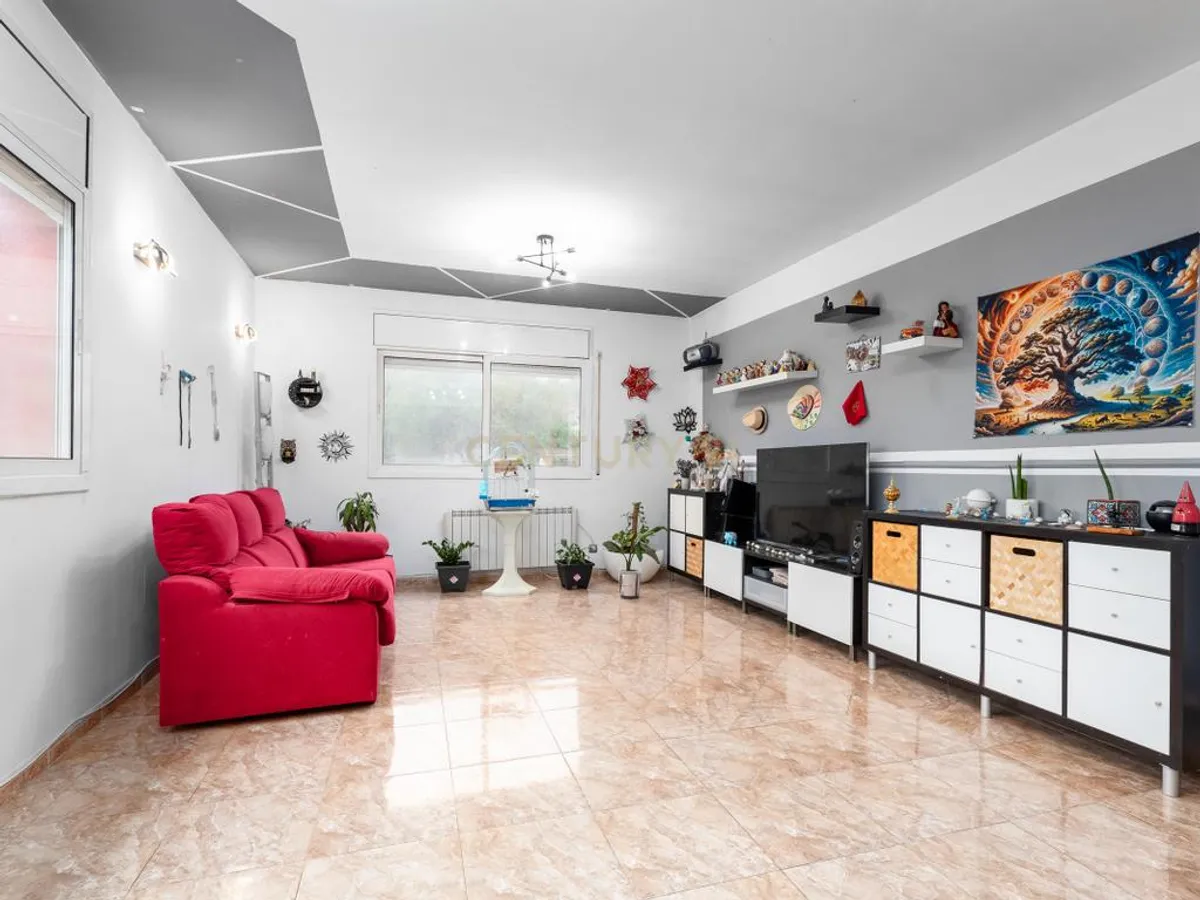 Vivienda ideal para dos familias en urbanización de montaña