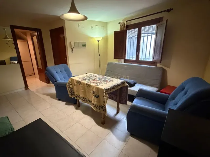 Oportunidad de inversión en el Casco Antiguo de Cáceres, apartamento con piscina, jardín y garage.