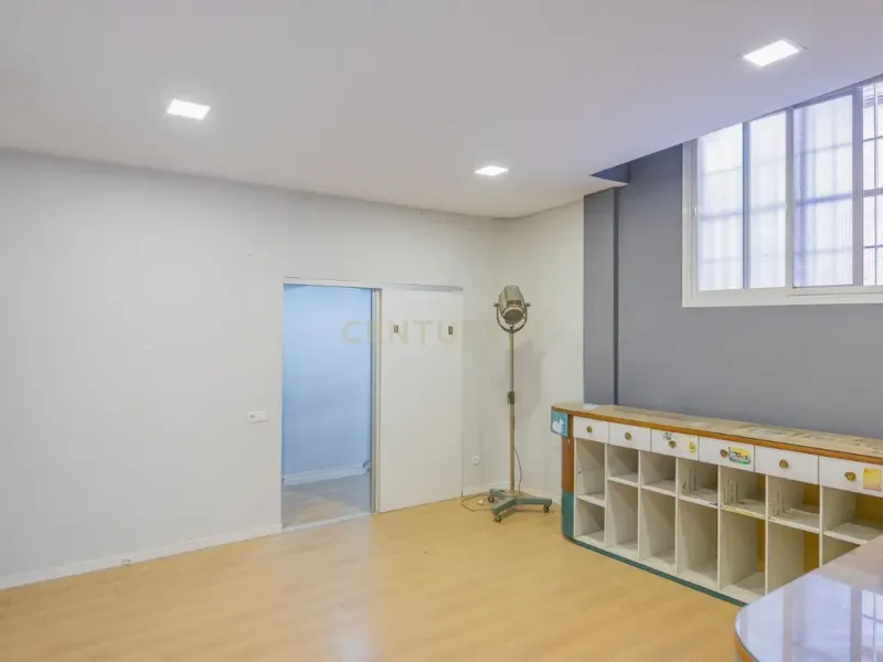 ¿SUEÑAS CON TU PROPIO NEGOCIO? ESTE LOCAL EN MOTRIL ES LA SEÑAL!