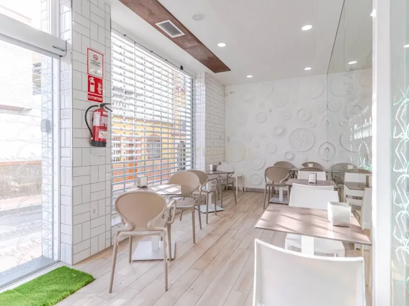 ¡OPORTUNIDAD ! Cafetería en el corazón de Motril-Zona de máximo tránsito